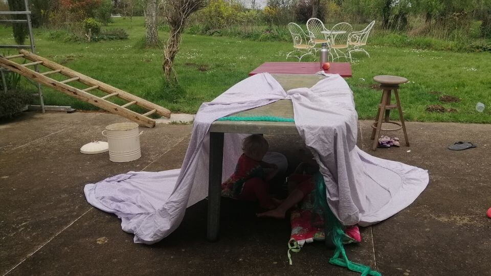 Things to do with kids at home-dens outside