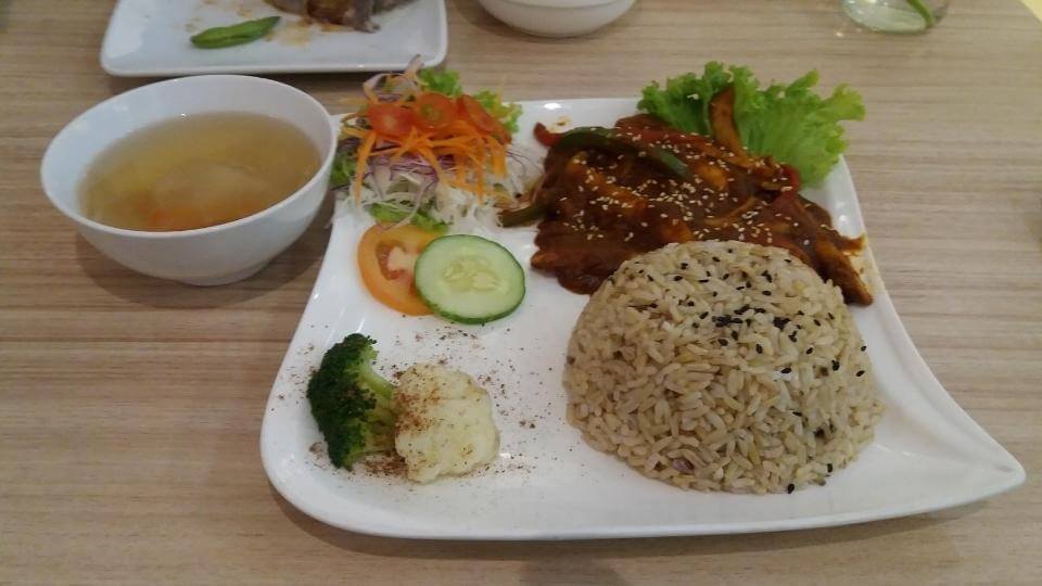 Best Vegetarian Restaurant in Penang-The Leaf Healthy House Food