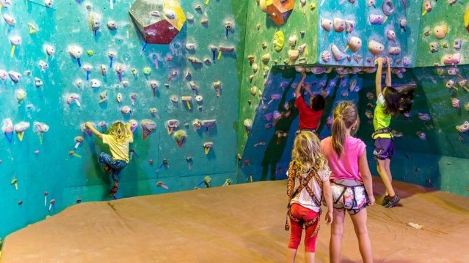 Things to do with kids in Chiang Mai -no gravity indoor climbing wall