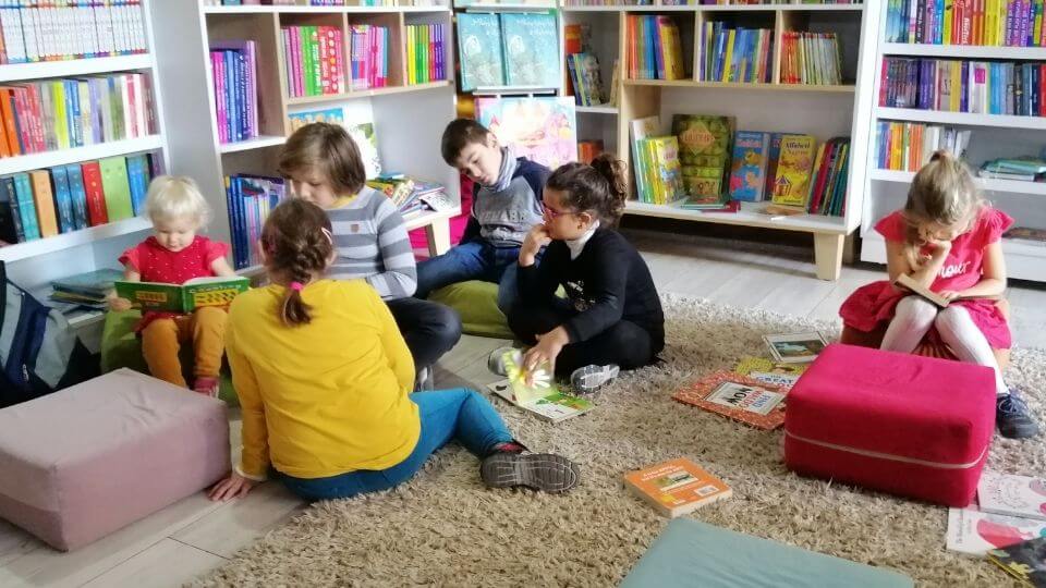 Things to do with children in Tirana-Libraria cafe