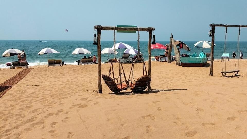 Candolim is one of the best beaches in North Goa because the golden sand is clean and the water is clear.