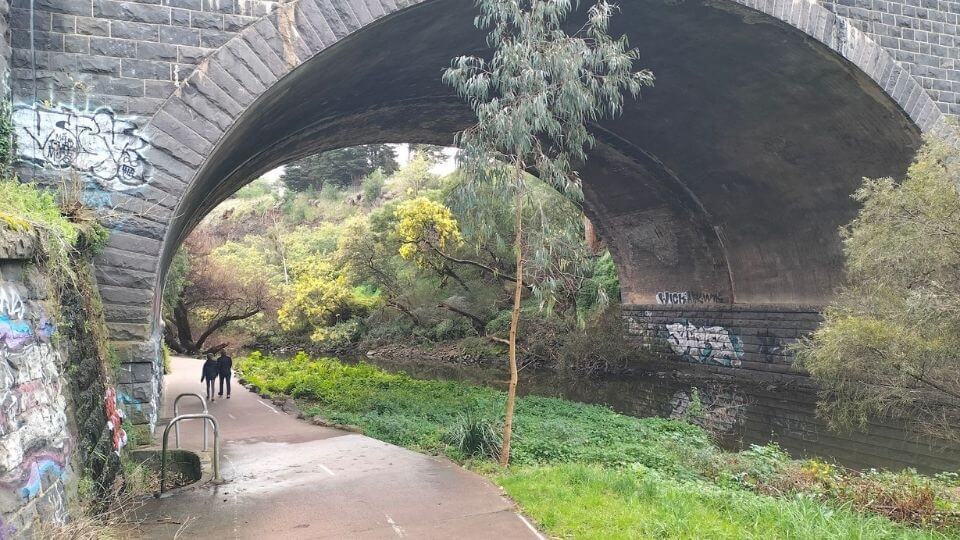 The Merri Creek Trail is a 21km paved trail through Melbourne's Northern suburbs