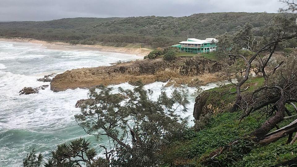 A view of the ocean and coastline from the North Gorge Walk on Stradbroke Island.