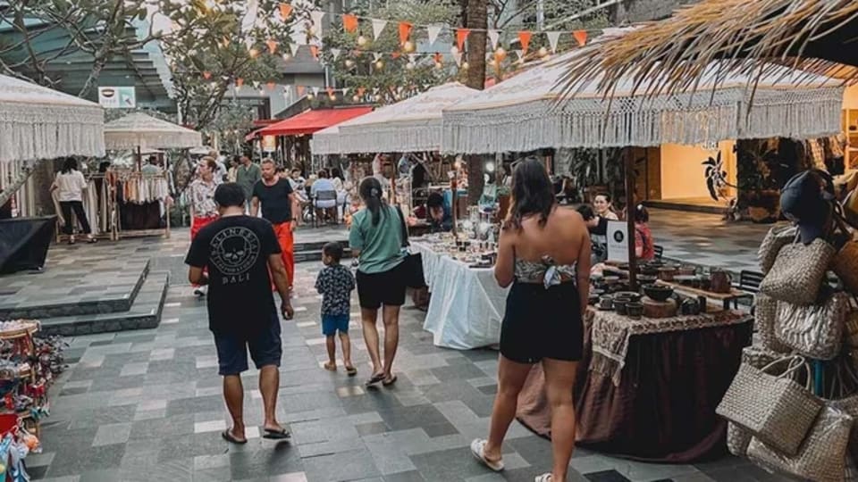 People browse local markets near Pronoia Resort in Bali.