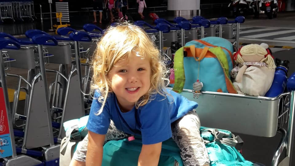 Tips for Long-Haul Flights with Kids: The Complete Parent Guide