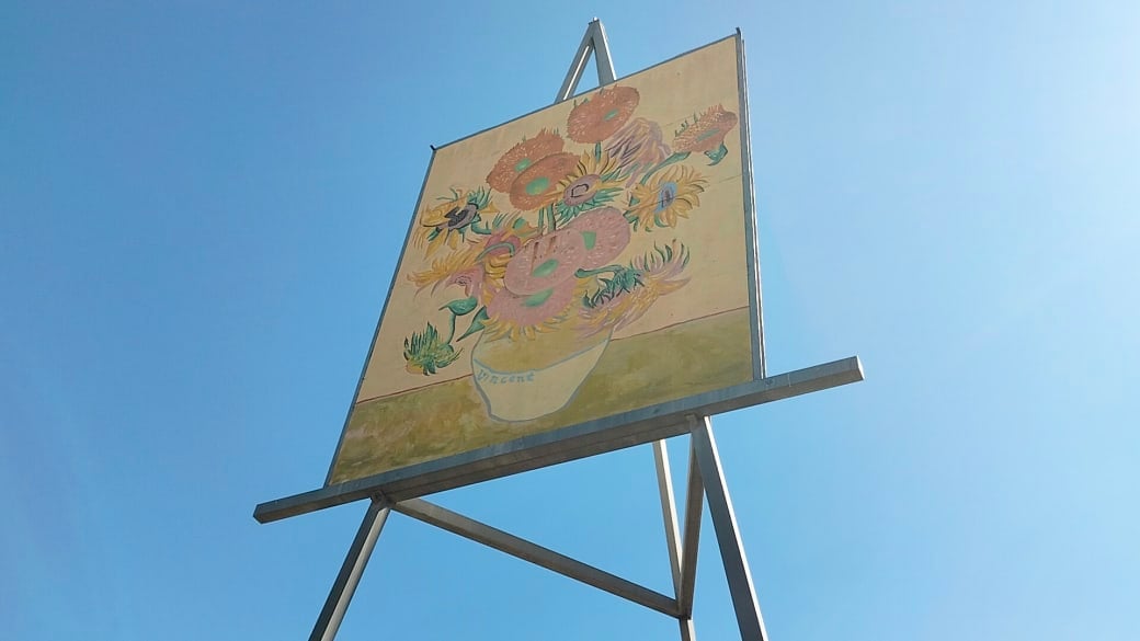 The Big Easel in Emerald, inspired by Van Gogh's famous sunflowers painting and recognising Central Queensland's history as a producer of sunflowers.